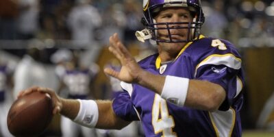0825_football_brett-favre_400x280