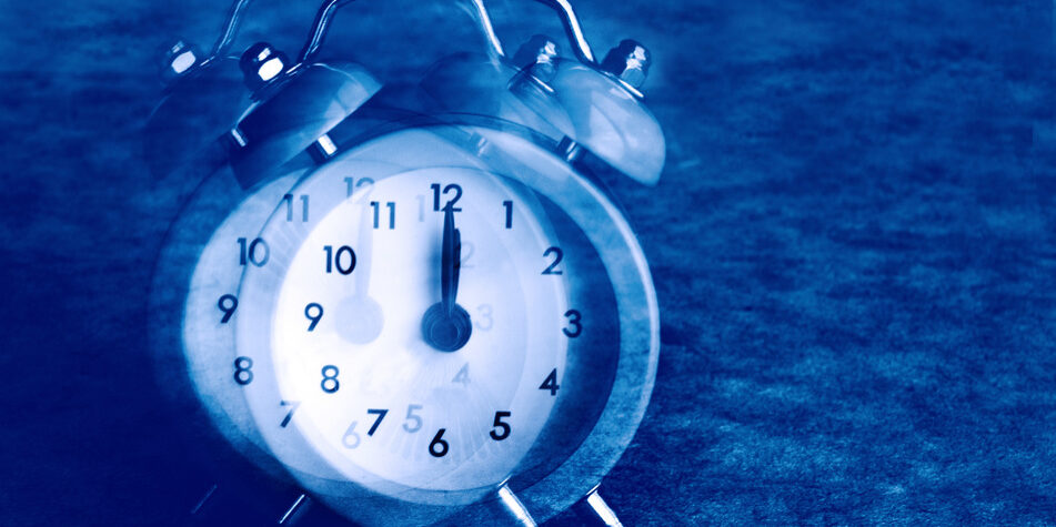 Alarm clock point at 00:00 take off.